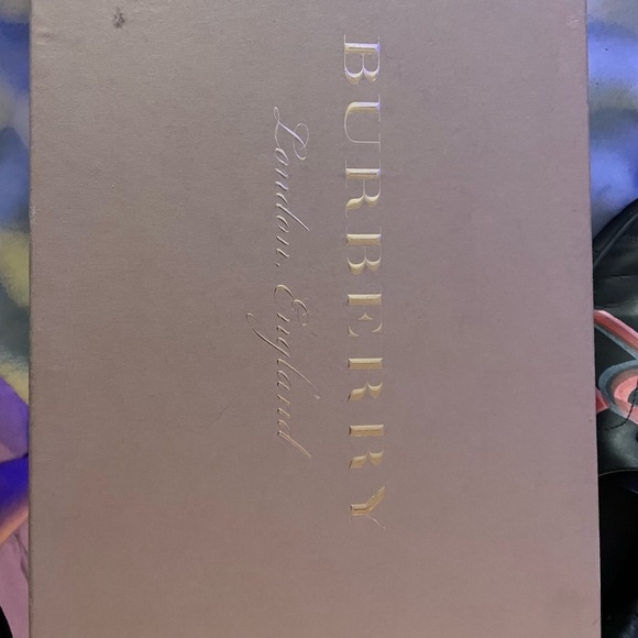 black burberry sneakers, Very good condition, only worn once, size 7 US with box - Picture 6 of 6